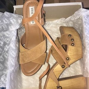 NWOT STEVE MADDEN PLATFORMS. PRICE FIRM!